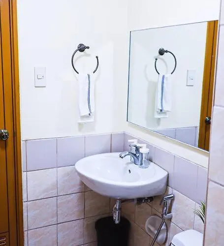 Deal! Cozy And Minimalist 2br Nr Airport Appartement Manille