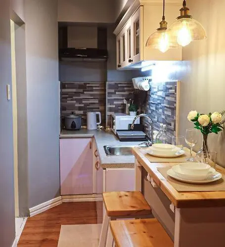 Deal! Cozy And Minimalist 2br Nr Airport