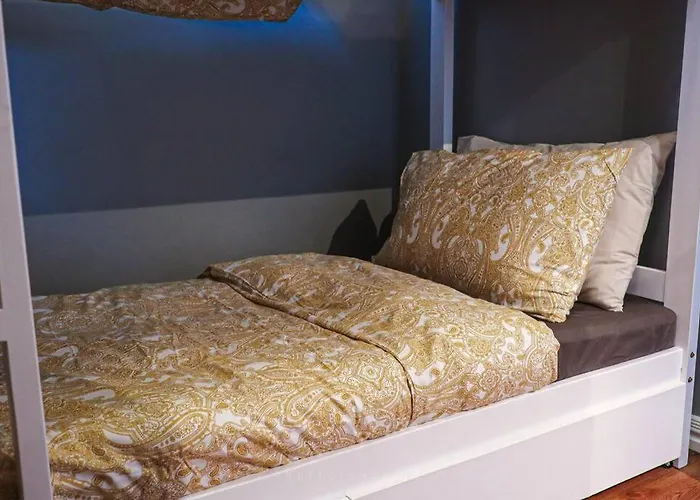 Appartement Deal! Cozy And Minimalist 2br Nr Airport