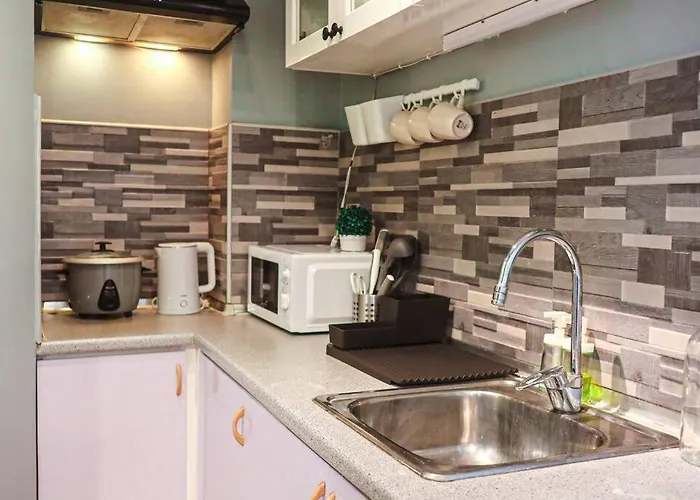 Deal! Cozy And Minimalist 2br Nr Airport *